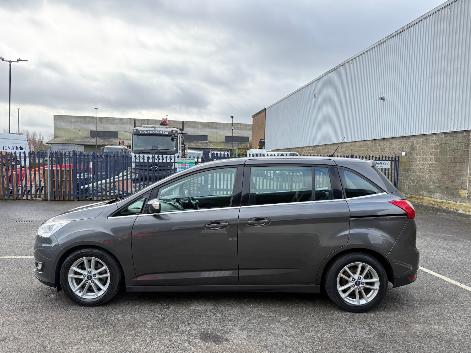 Used Ford Grand C-Max 2018 for sale - 77632546: Photo 4