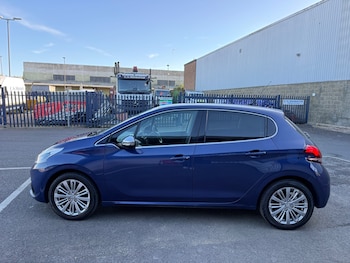Used Peugeot 208 2016 for sale - 78305936: Photo