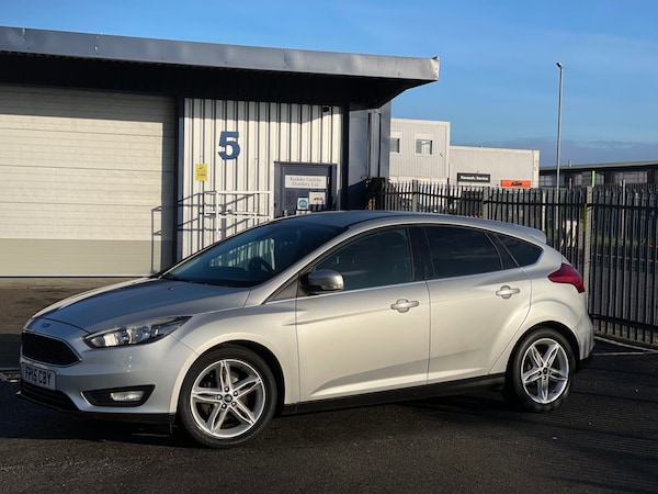 Used Ford Focus 2015 for sale - 71348611: Photo 3