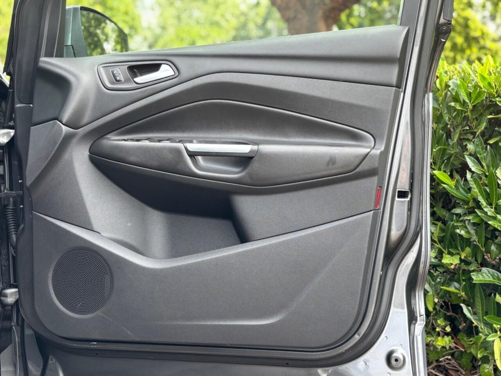 Used Ford Kuga 2017 for sale - 76615619: Photo 35