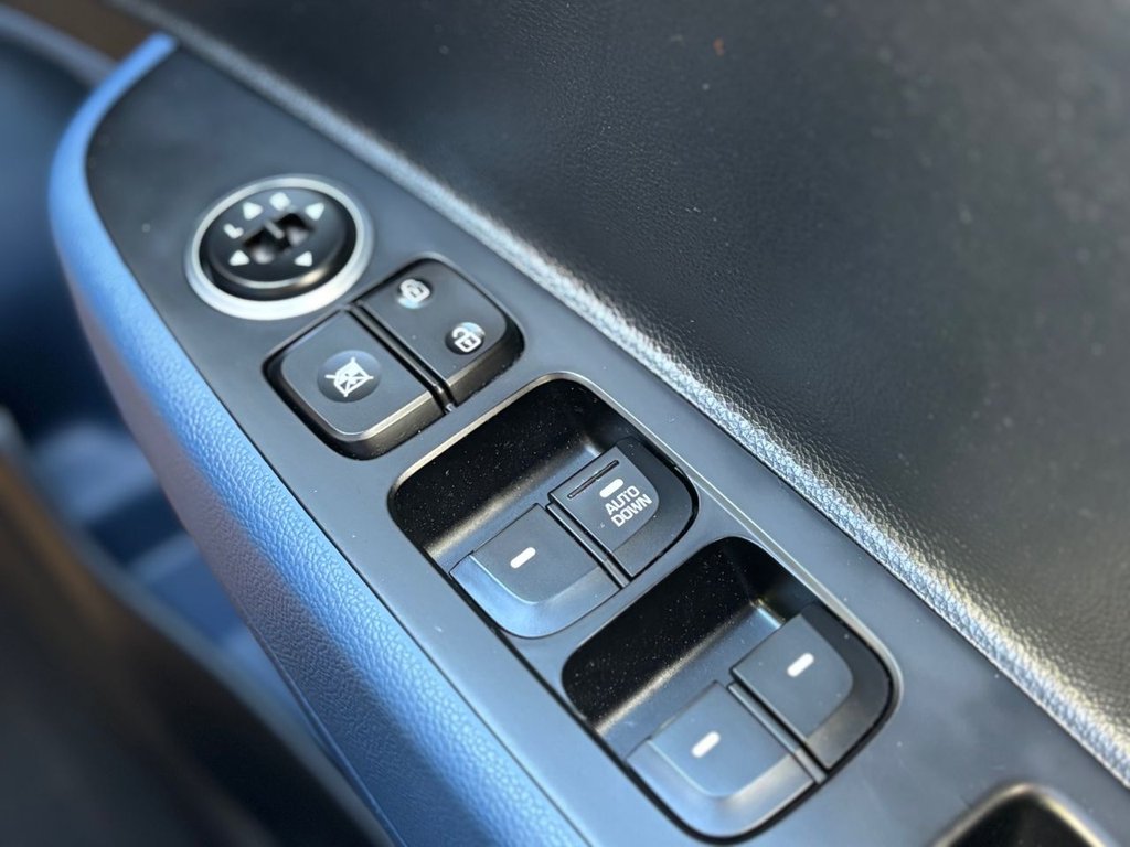 Used Hyundai i10 2015 for sale - 76615624: Photo 34