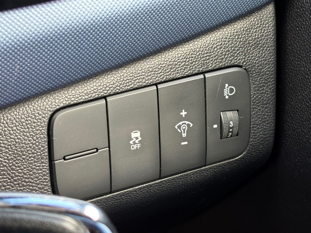 Used Hyundai i10 2015 for sale - 76615624: Photo 38