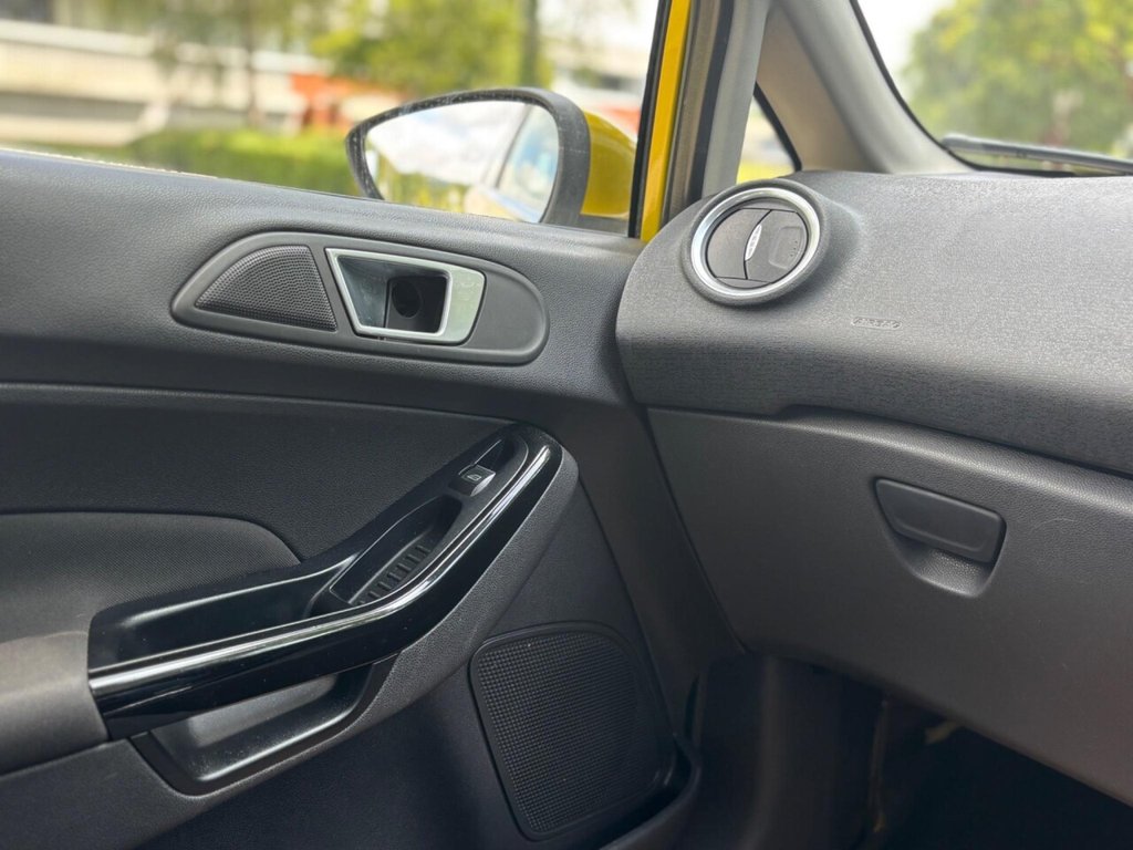 Used Ford Fiesta 2015 for sale - 76615636: Photo 29