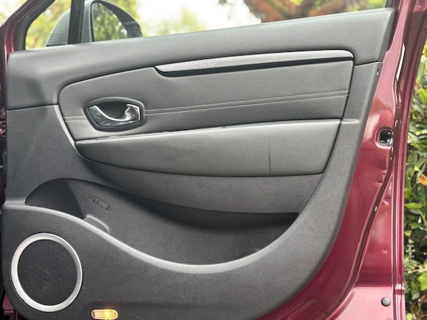 Used Renault Scenic 2012 for sale - 76239469: Photo 24