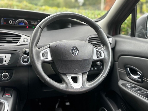 Used Renault Scenic 2012 for sale - 76239469: Photo 31