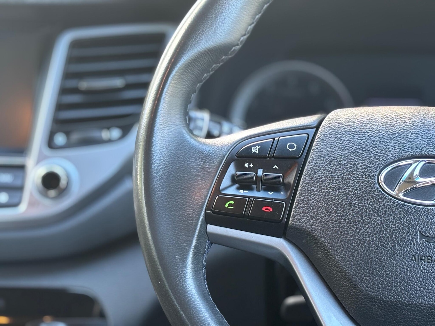 Used Hyundai TUCSON 2017 for sale - 76001509: Photo 36