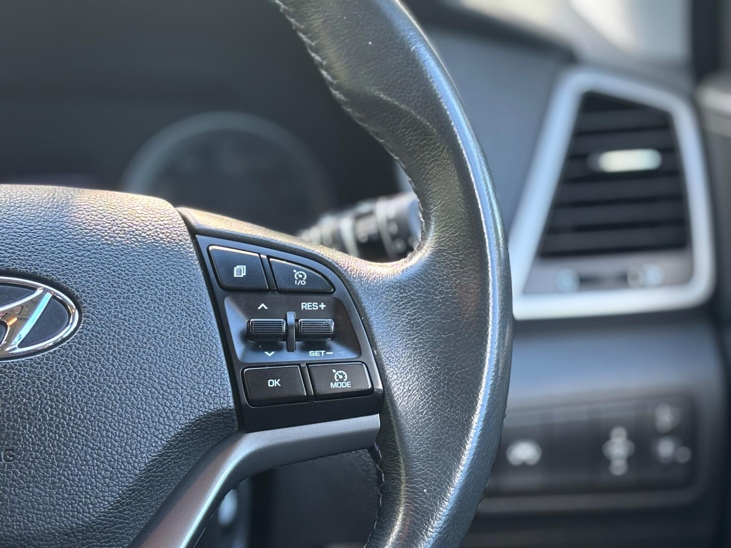 Used Hyundai TUCSON 2017 for sale - 76001509: Photo 37