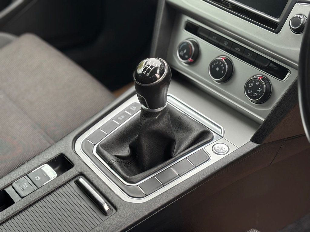 Used Volkswagen Passat 2015 for sale - 76615638: Photo 30