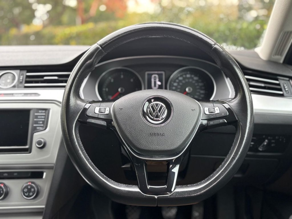 Used Volkswagen Passat 2015 for sale - 76615638: Photo 31