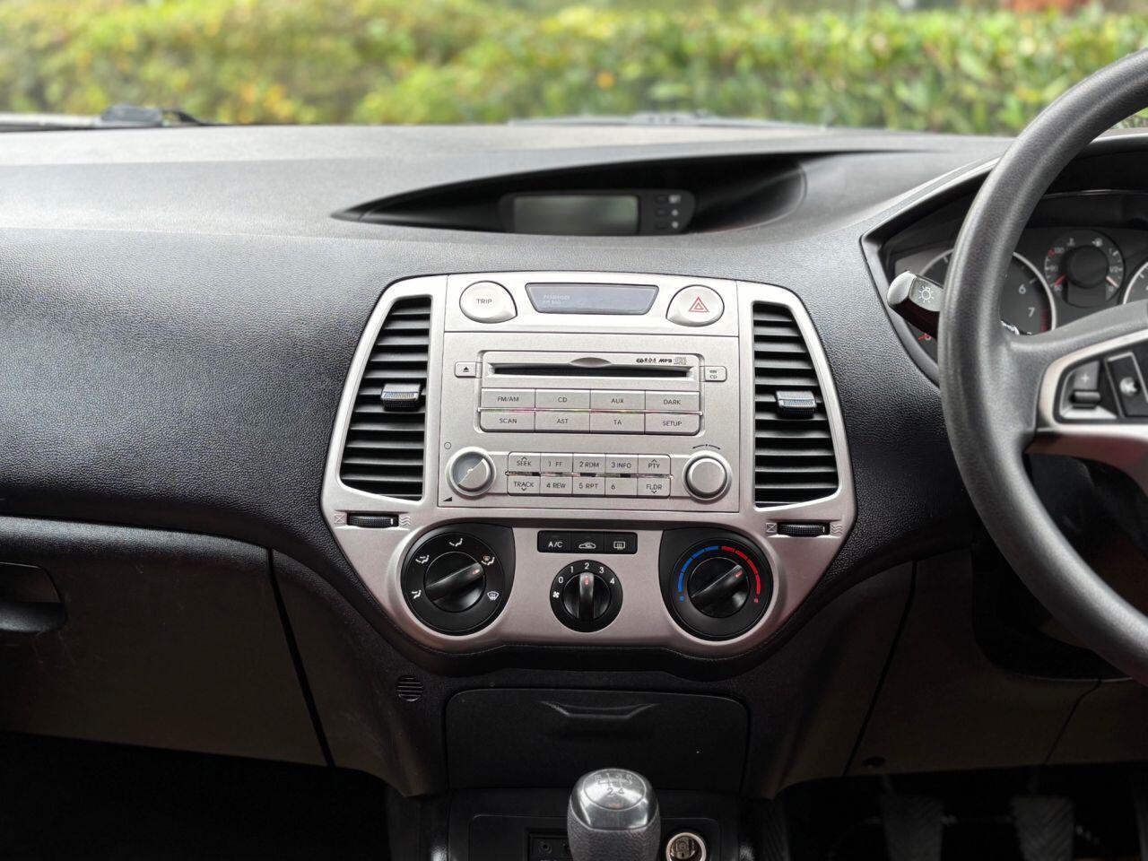 Used Hyundai i20 2010 for sale - 76327097: Photo 31