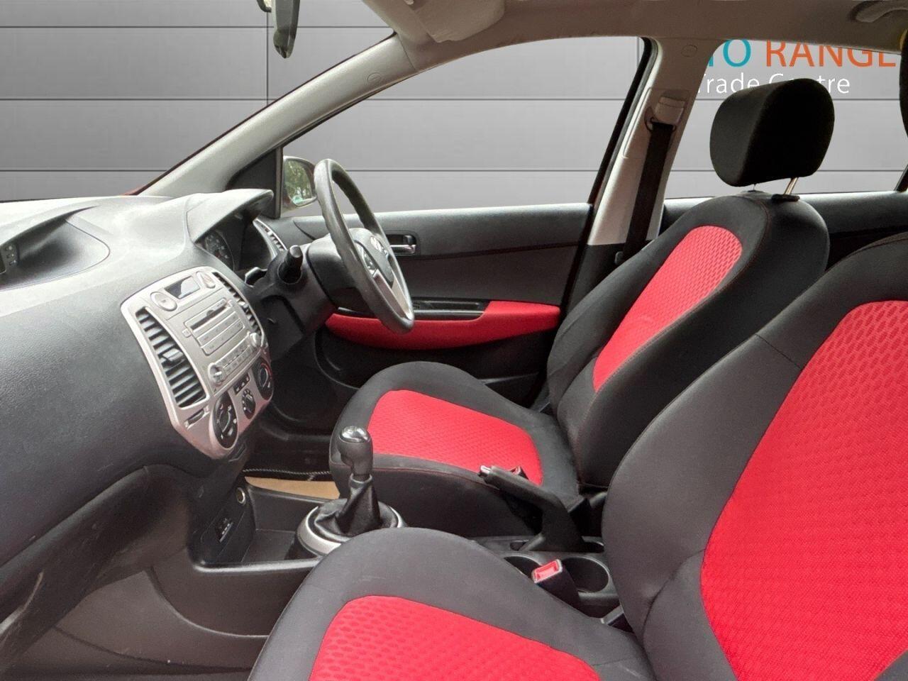 Used Hyundai i20 2010 for sale - 76327097: Photo 41