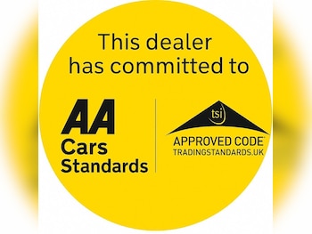 Used Volvo V40 2016 for sale - 75342743: Photo