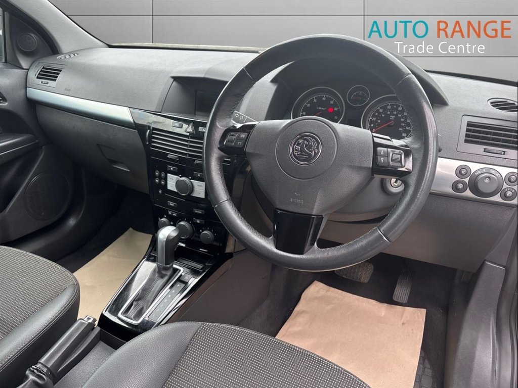 Used Vauxhall Astra 2010 for sale - 77288220: Photo 10