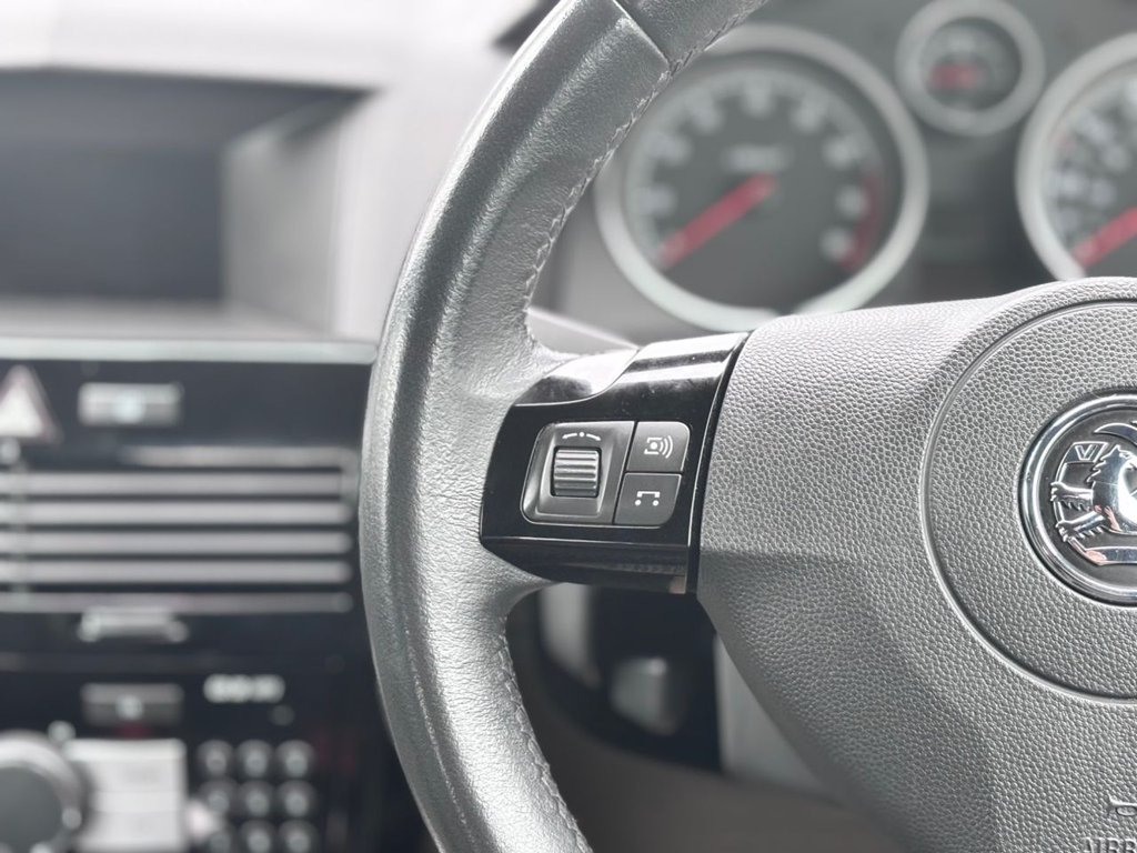 Used Vauxhall Astra 2010 for sale - 77288220: Photo 31