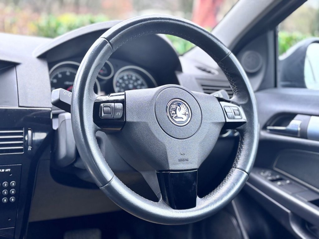 Used Vauxhall Astra 2010 for sale - 77288220: Photo 33