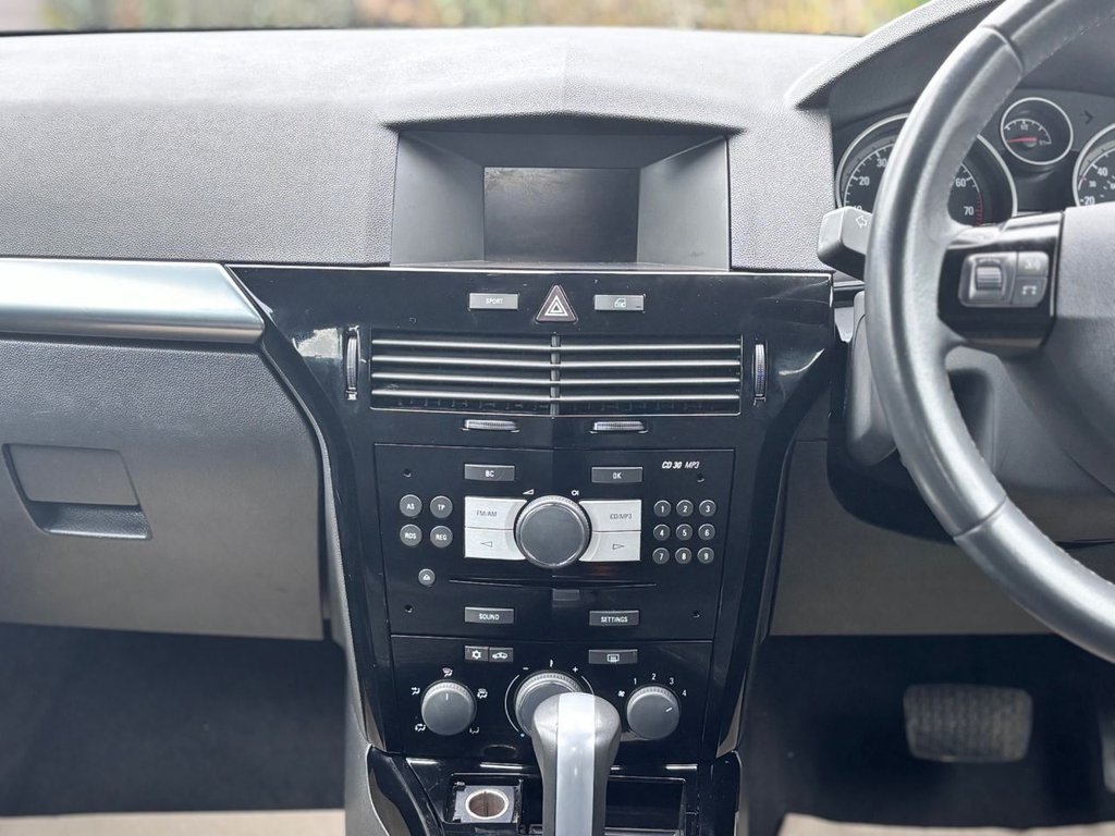 Used Vauxhall Astra 2010 for sale - 77288220: Photo 34