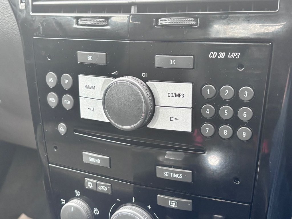 Used Vauxhall Astra 2010 for sale - 77288220: Photo 39