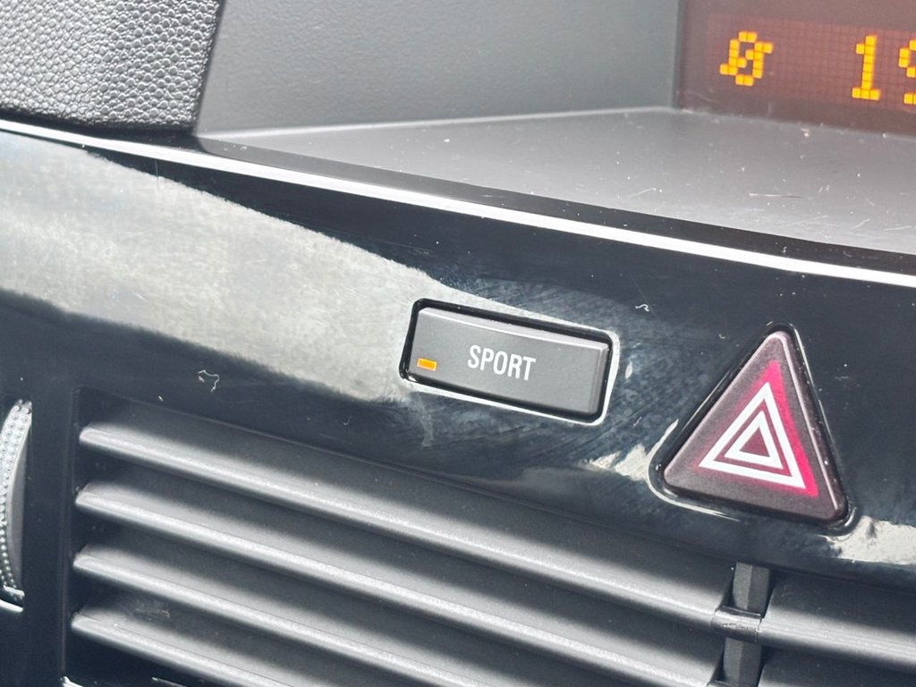 Used Vauxhall Astra 2010 for sale - 77288220: Photo 40