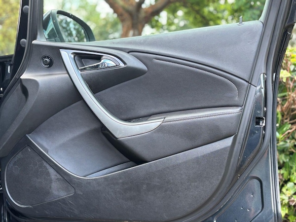 Used Vauxhall Astra 2013 for sale - 76239431: Photo 25