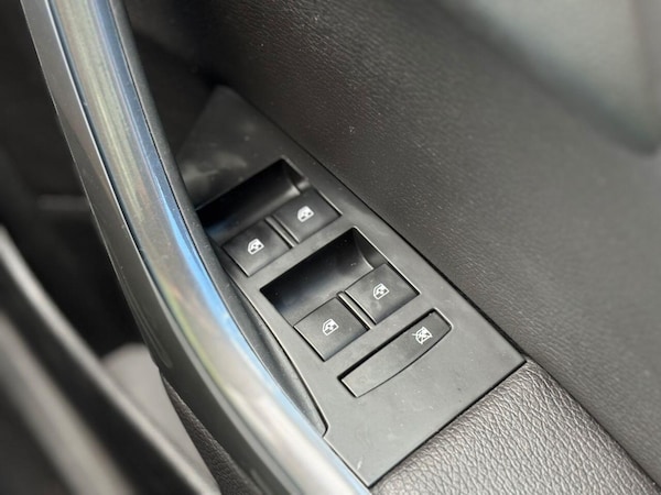 Used Vauxhall Astra 2013 for sale - 76239431: Photo 41