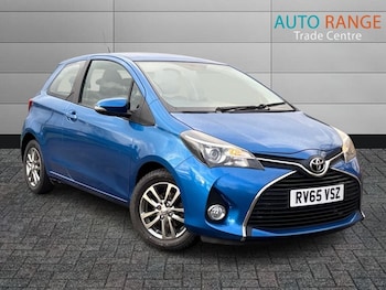 Used Toyota Yaris 2015 for sale - 77593765: Photo