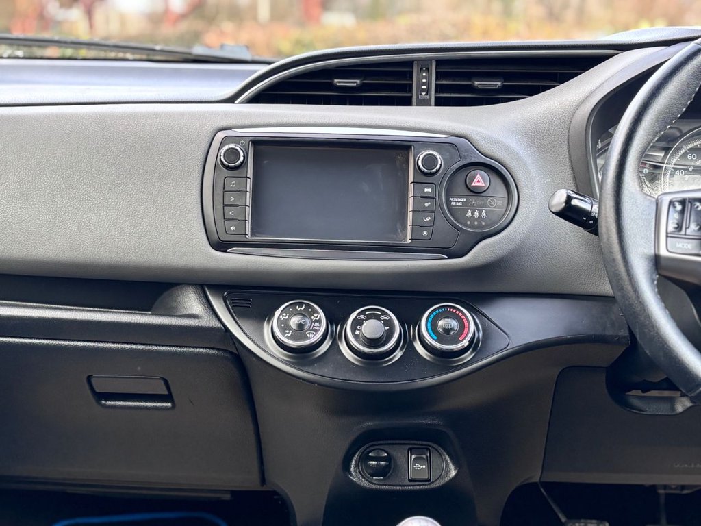 Used Toyota Yaris 2015 for sale - 77593765: Photo 31