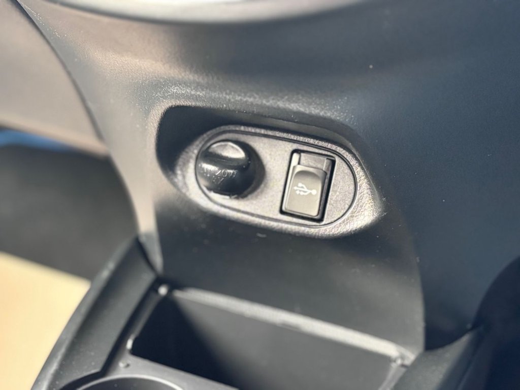 Used Toyota Yaris 2015 for sale - 77593765: Photo 40