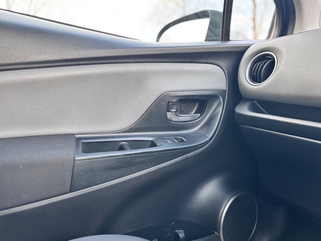 Used Toyota Yaris 2015 for sale - 77593765: Photo 42