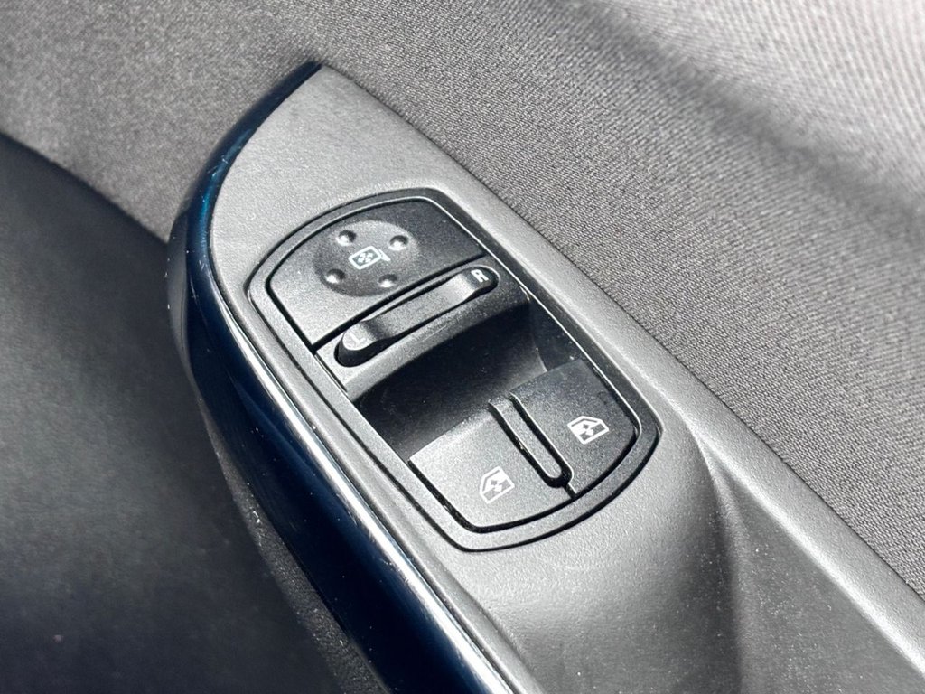 Used Vauxhall Corsa 2015 for sale - 77879579: Photo 43