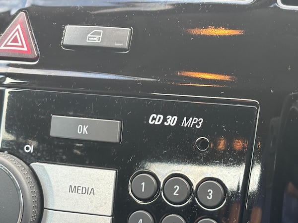 Used Vauxhall Zafira 2014 for sale - 75658782: Photo 38
