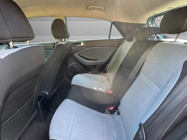 Used Hyundai i20 2015 for sale - 75342750: Photo 14