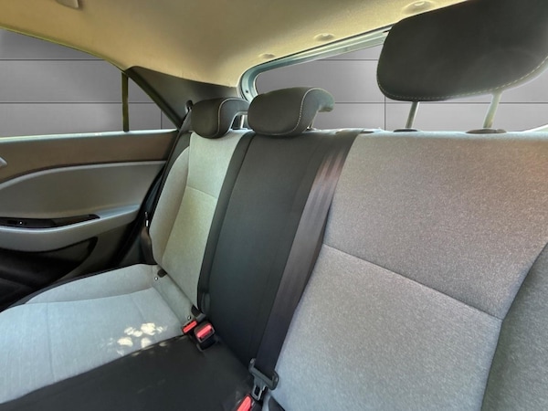 Used Hyundai i20 2015 for sale - 75342750: Photo 18