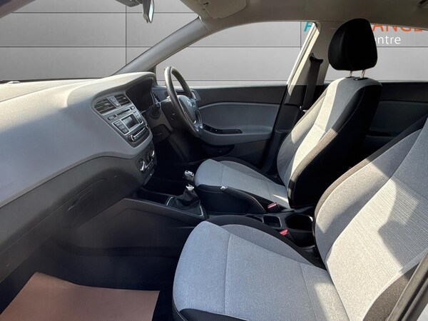 Used Hyundai i20 2015 for sale - 75342750: Photo 21