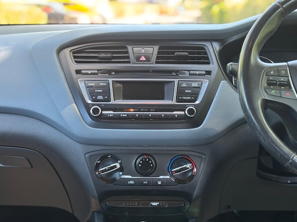 Used Hyundai i20 2015 for sale - 75342750: Photo 32