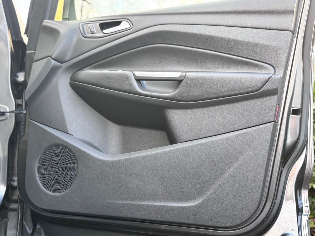 Used Ford Kuga 2015 for sale - 77007003: Photo 32