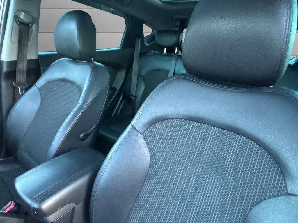 Used Hyundai Ix35 2011 for sale - 76820369: Photo 17