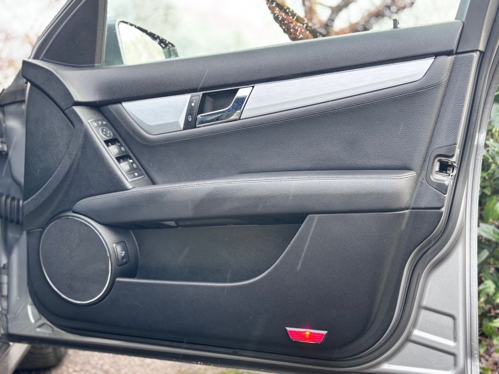 Used Mercedes-Benz C Class 2011 for sale - 77593698: Photo 29