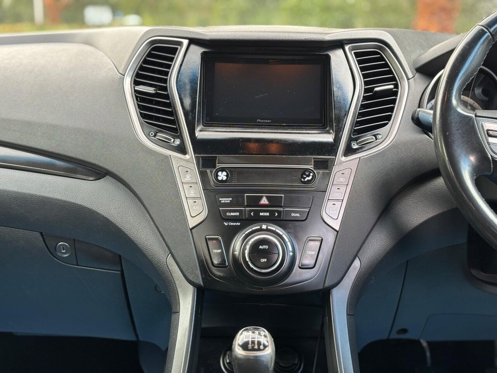 Used Hyundai Santa Fe 2015 for sale - 76615627: Photo 44