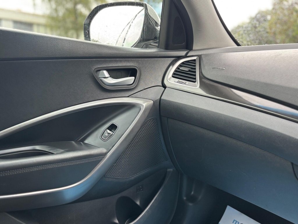 Used Hyundai Santa Fe 2015 for sale - 76615627: Photo 49