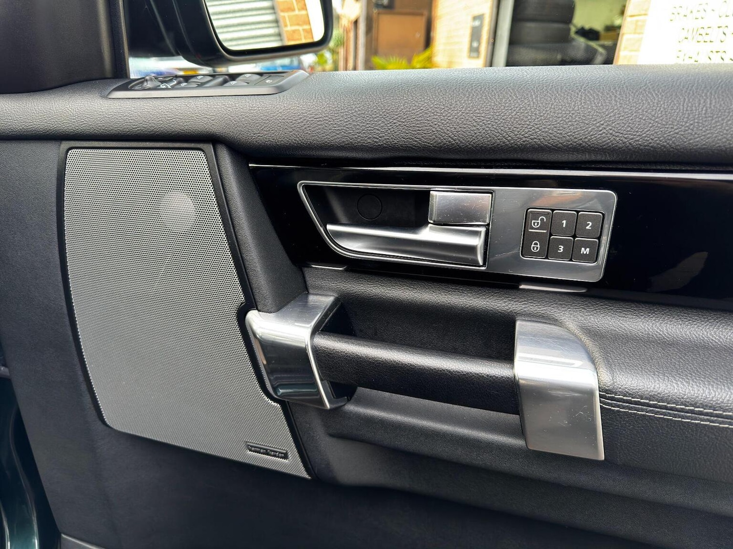 Used Land Rover Discovery 4 2012 for sale - 77610065: Photo 21