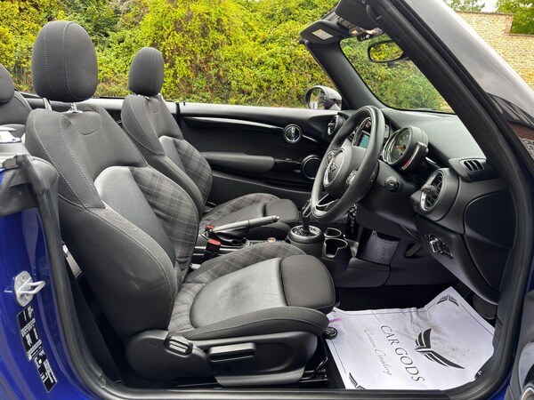 Used MINI Convertible 2018 for sale - 75644217: Photo 25