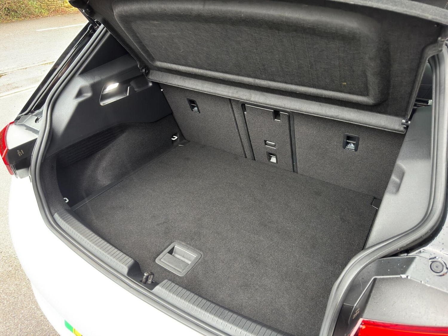 Used Volkswagen ID.3 2021 for sale - 76791539: Photo 48