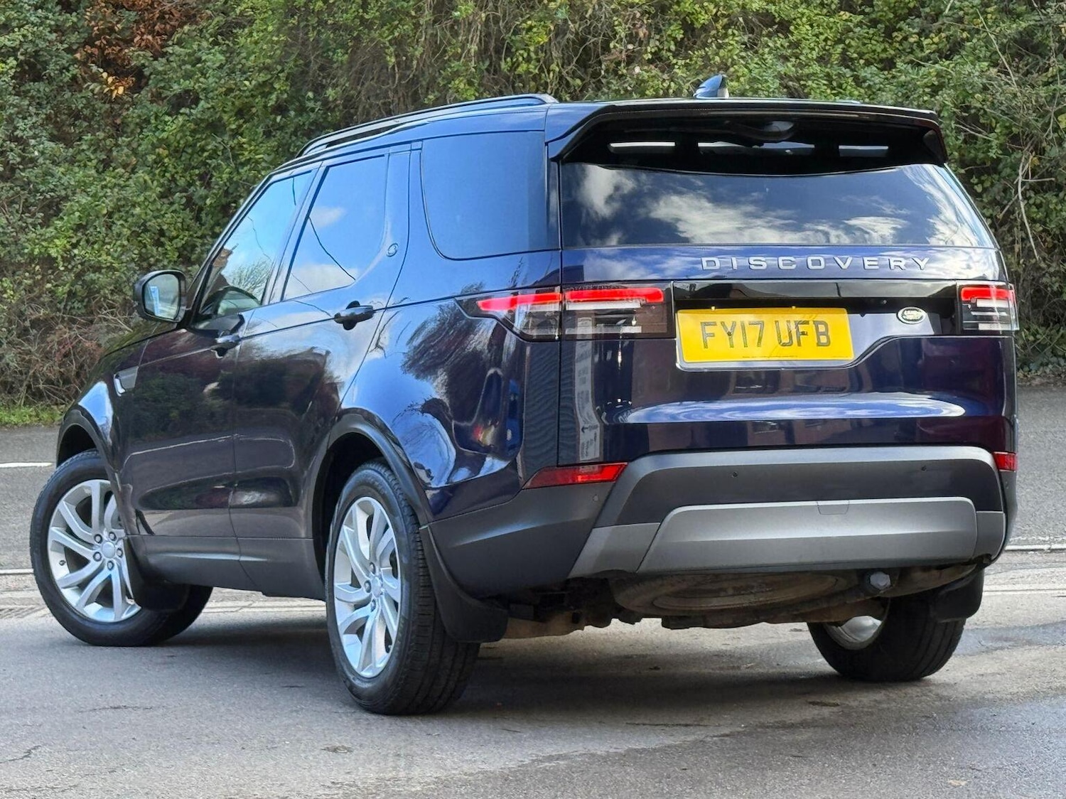 Used Land Rover Discovery 2017 for sale - 76858908: Photo 2