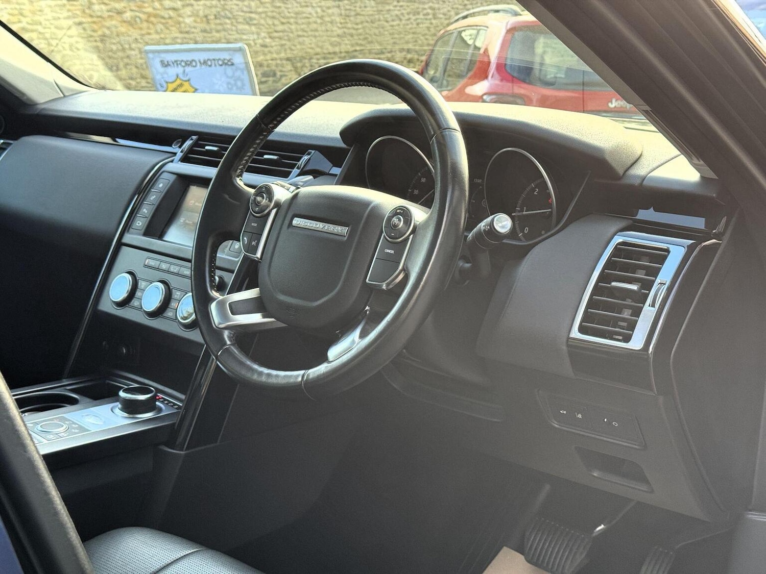 Used Land Rover Discovery 2017 for sale - 76858908: Photo 28