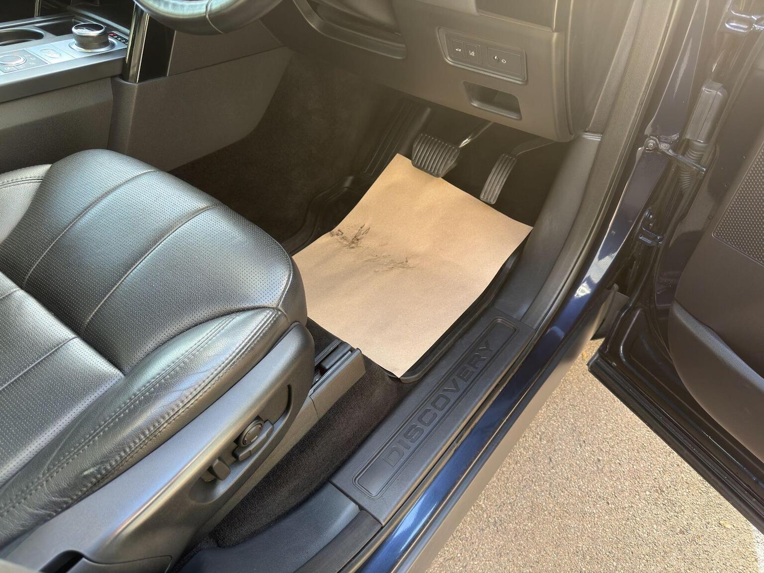 Used Land Rover Discovery 2017 for sale - 76858908: Photo 31