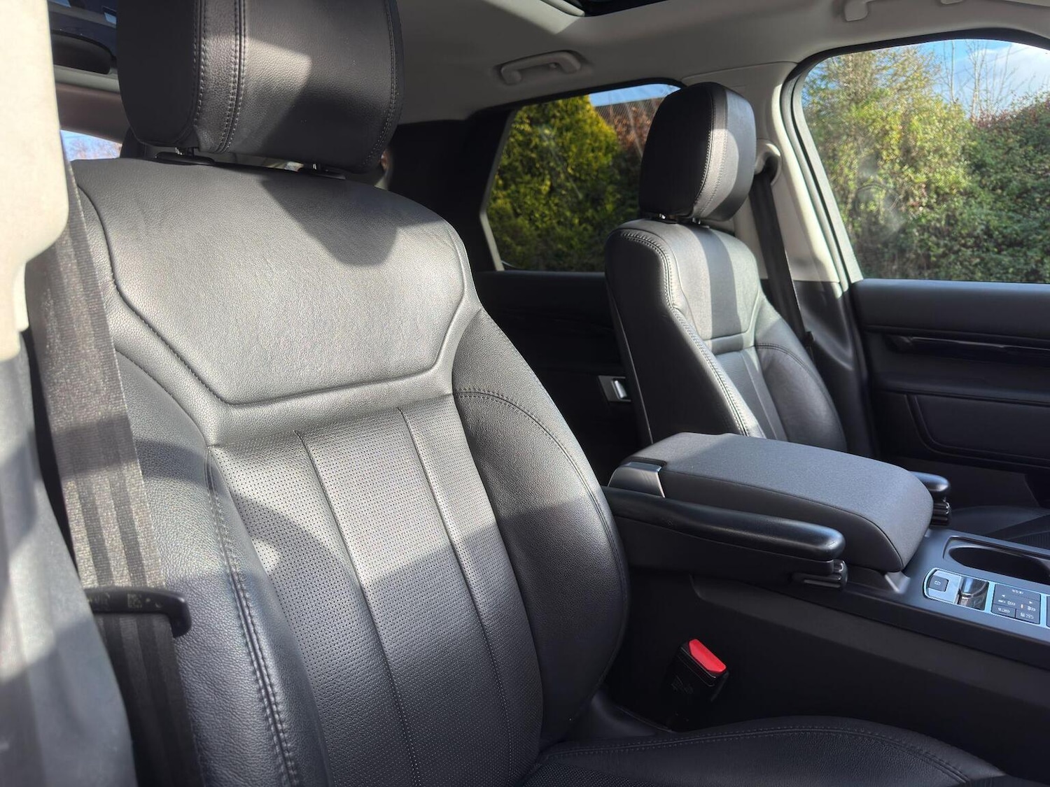 Used Land Rover Discovery 2017 for sale - 76858908: Photo 32