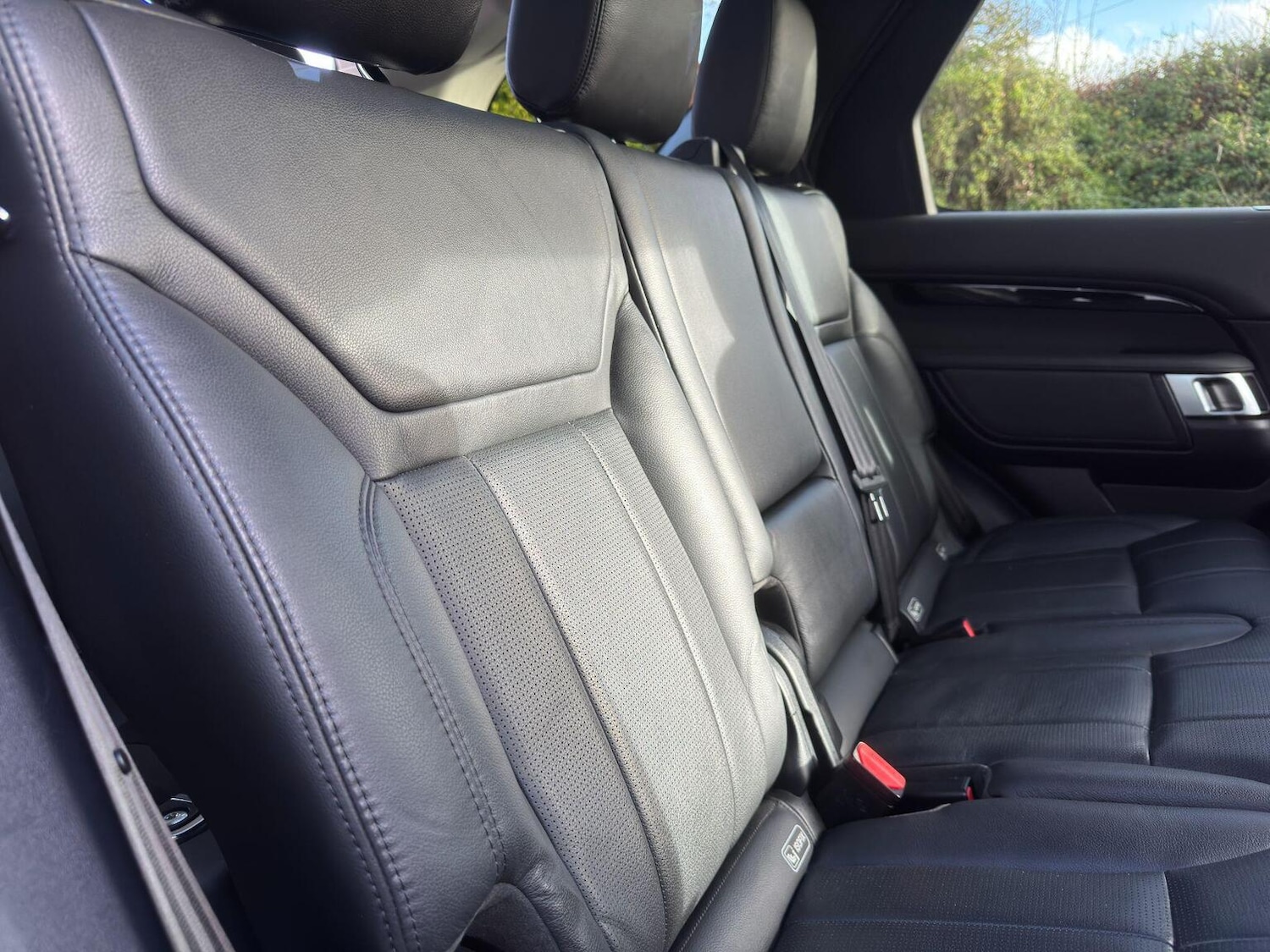 Used Land Rover Discovery 2017 for sale - 76858908: Photo 36