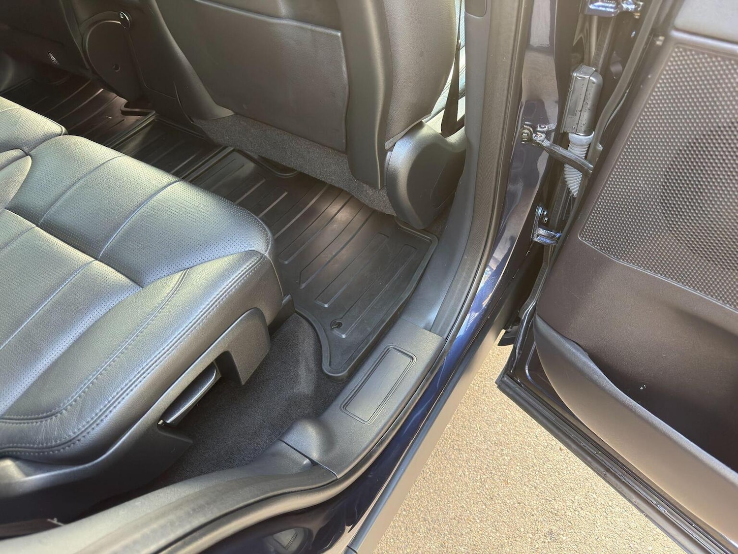 Used Land Rover Discovery 2017 for sale - 76858908: Photo 37