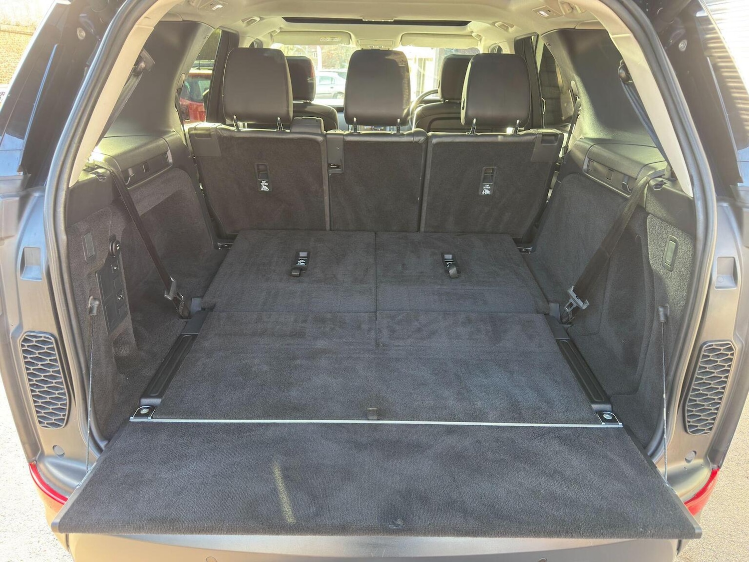 Used Land Rover Discovery 2017 for sale - 76858908: Photo 42