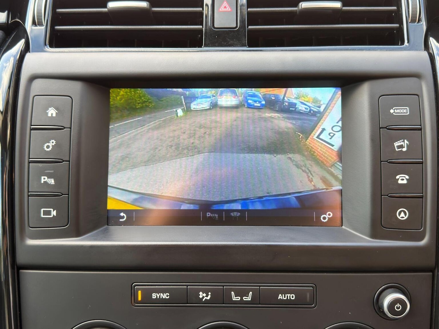 Used Land Rover Discovery 2017 for sale - 76858908: Photo 54